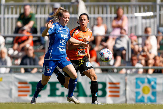 Örebros Berglind Ros Augustdottir och Kristianstads