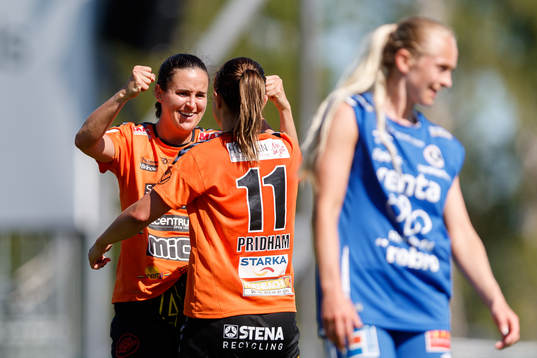Kristianstads Evelyne Viens jublar