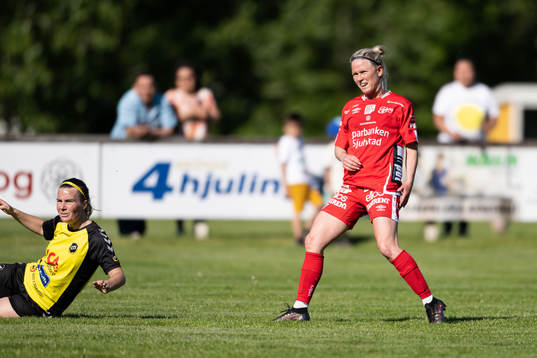 Elfsborgs Sara Jardving skjuter 1-1