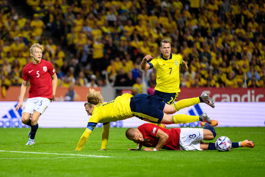 Leo Skiri Østigård of Norway and Emil Forsberg of Sweden