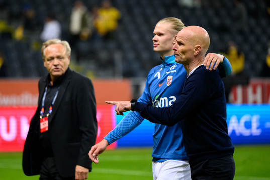 Erling Braut Haaland and Ståle Solbakken, head coach of