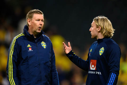 Assistant coach Peter Wettergren and Emil Forsberg of Sweden