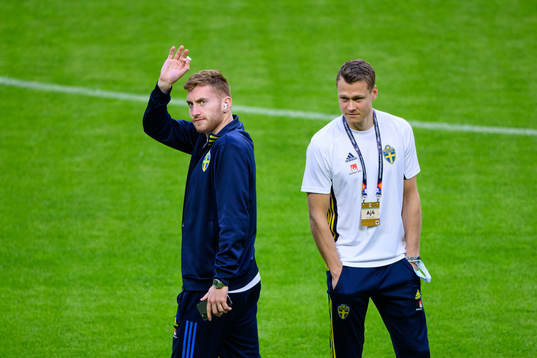 Dejan Kulusevski and Viktor Claesson of Sweden
