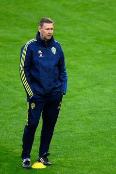 Assistant coach Peter Wettergren of Sweden