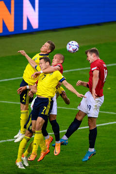 Joakim Nilsson and Viktor Claesson of Sweden against Leo