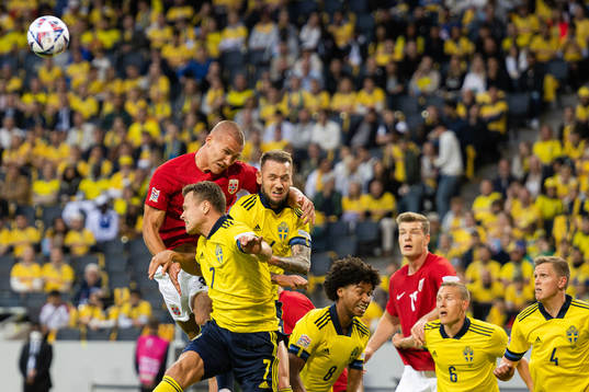 Leo Skiri Østigård of Norway against Viktor Claesson ,
