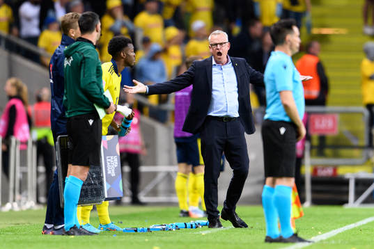 Head coach Janne Andersson of Sweden reacts