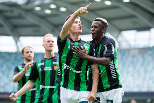 GAIS Axel Henriksson jublar ihop med Rickard Emeka Friday