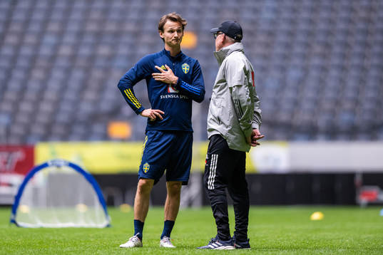 Hjalmar Ekdal and head coach Janne Andersson of the Swedish