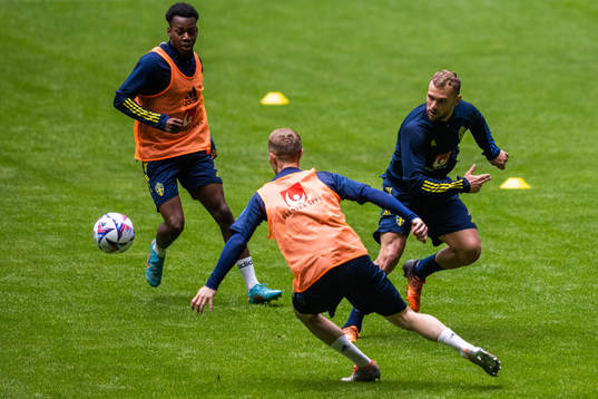 Anthony Elanga, Joel Andersson and Jesper Karlström of the