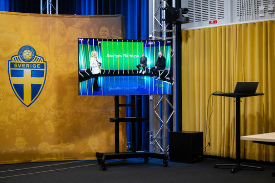 Live stream from Swedish broadcaster SVT shows Head coach