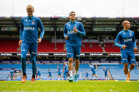 Morten Thorsby and Mohamed Elyounoussi of the Norwegian