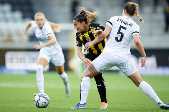 Häckens Johanna Ryttning Kaneryd och Eskilstunas Elise
