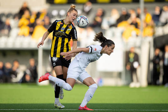 Häckens Dilja Yr Zomers och Eskilstunas Anna Oscarsson