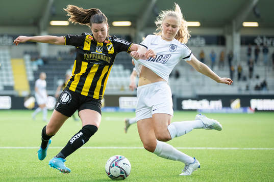 Häckens Pauline Hammarlund och Eskilstunas Emma Östlund