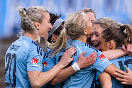 Bläddra bland fler bilder av Fotboll, Damallsvenskan, Djurgården - Brommapojkarna