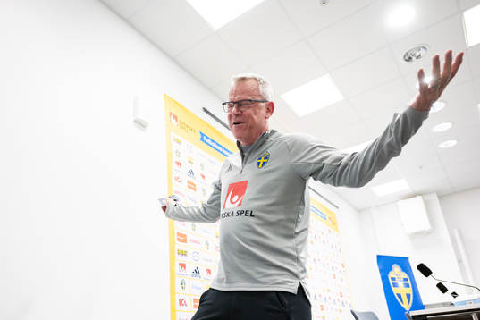 Bläddra bland fler bilder av Football, Nations League, Sweden, Training