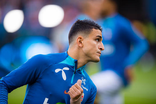 Mohamed Amine Elyounoussi of Norway warms up