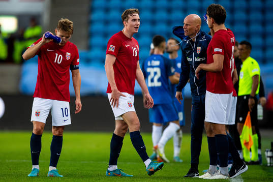 Martin Ødegaard, Kristian Thorstvedt and Head coach Ståle