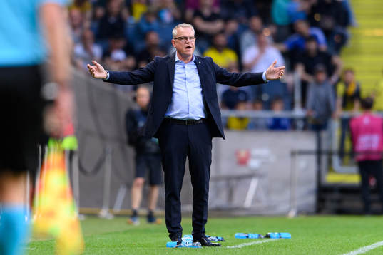 Head coach Janne Andersson of Sweden reacts