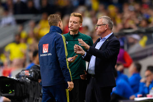 Head coach Janne Andersson of Sweden talks to the forth
