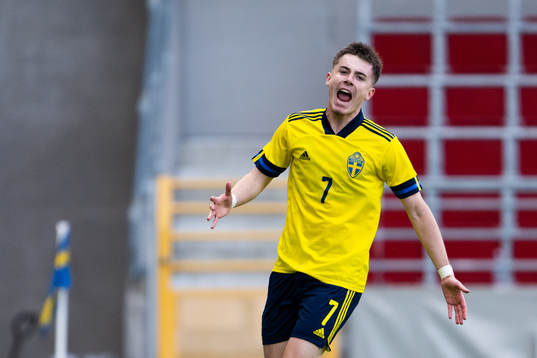 Patrik Wålemark of Sweden reacts