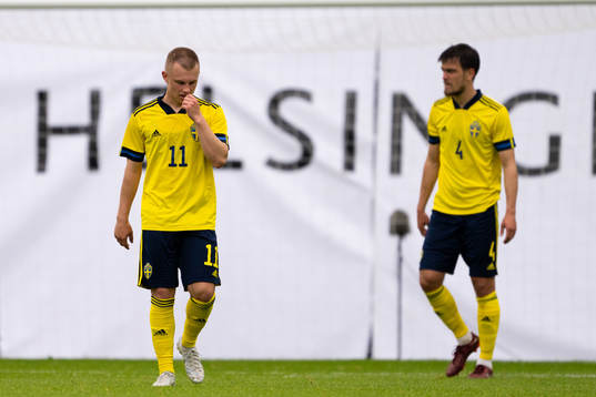 Isak Jansson and Pavle Vagic of Sweden look dejected