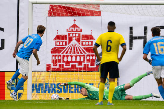 Nicolo Rovella of Italy scores 1-1