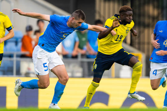 Benjamin Mbunga Kimpioka of Sweden and Lorenzo Pirola of