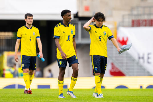 Pavle Vagic, Paulos Abraham and Eric Kahl look dejected