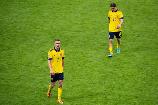 Viktor Claesson and Kristoffer Olsson look dejected