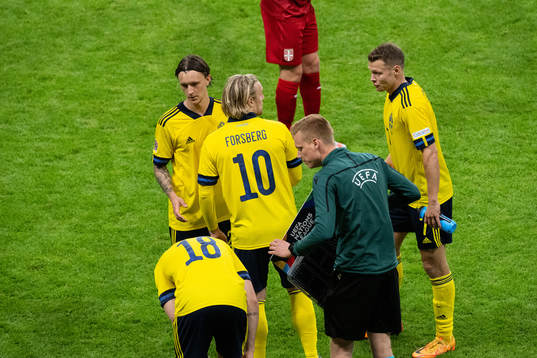 Kristoffer Olsson changes with Emil Forsberg and Viktor