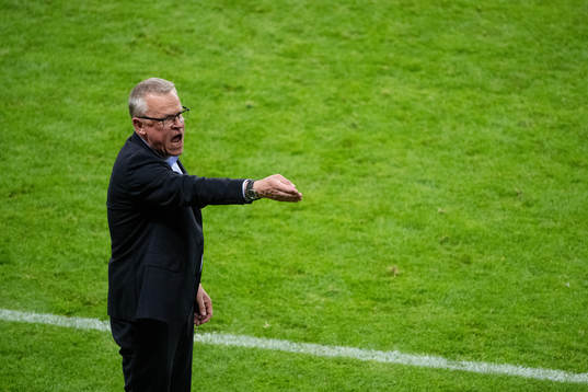 Head coach Janne Andersson of Sweden reacts