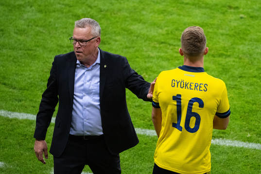 Head coach Janne Andersson and Viktor Gyökeres of Sweden