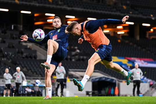 Gabriel Gudmundsson and Viktor Gyökeres of the Swedish