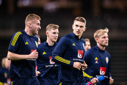 Dejan Kulusevski and Emil Krafth of the Swedish national
