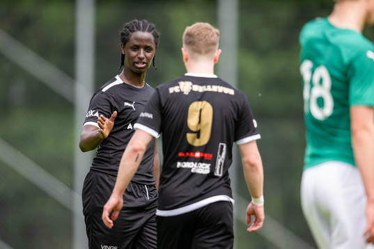 Bläddra bland fler bilder av Fotboll, Div 4, Herr, Sydvästra Skåne, Husie - Bellevue