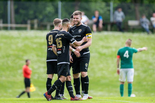 Bellevue's Bellevue Damir Becirovic, Markus Jönsson och