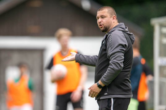 Husie tränare Adnan Zukanovic