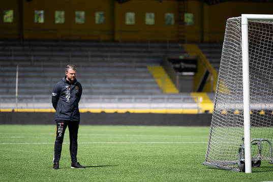 Manager Jimmy Thelin