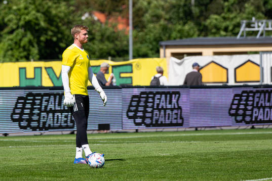 Falkenbergs målvakt Tim Erlandsson före fotbollsmatchen i