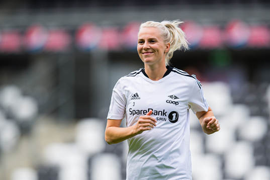 Mali Lilleås Næss of Rosenborg warms up