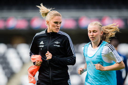 Kristine Bjørdal Leine of Rosenborg warms up
