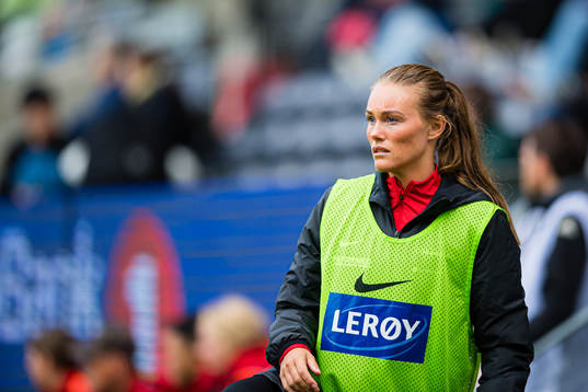 Ingrid Østervold Stenevik of Brann warms up