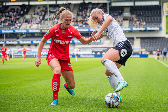 Marthine Østenstad of Brann and Anna Langås Jøsendal of