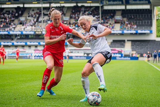 Marthine Østenstad of Brann and Anna Langås Jøsendal of