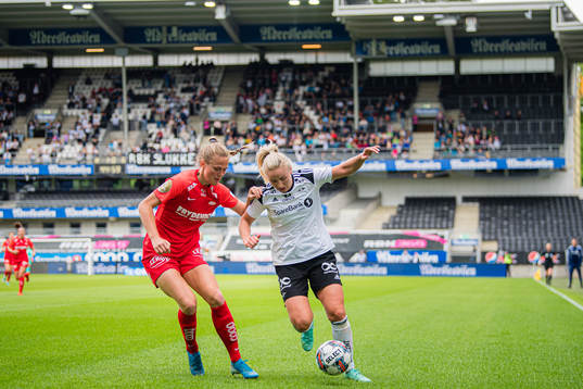 Marthine Østenstad of Brann and Anna Langås Jøsendal of