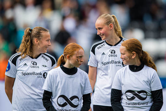 Sara Kanutte Sørensen Fornes and Emilie Bragstad of