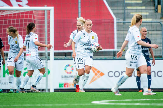 Umeås Wilma Carlsson jublar