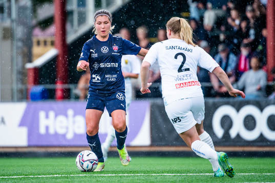 Rosengårds Loreta Kullashi mot Umeås Emma Santamäki